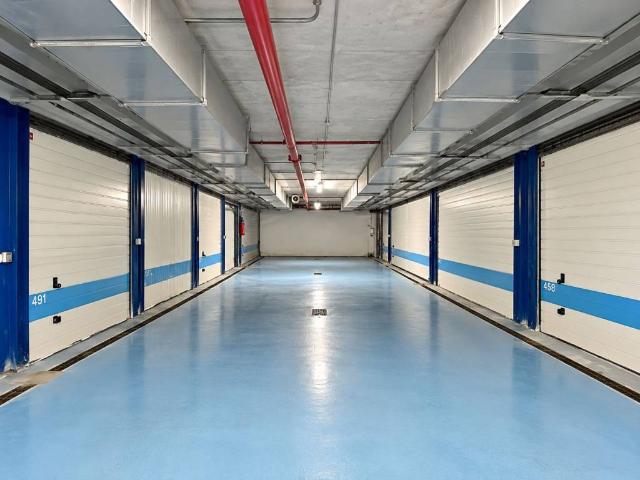 Box in affitto a Guastalla, Milano