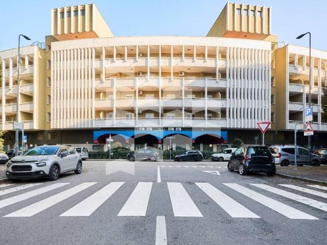Box in affitto a Municipio 5, Milano