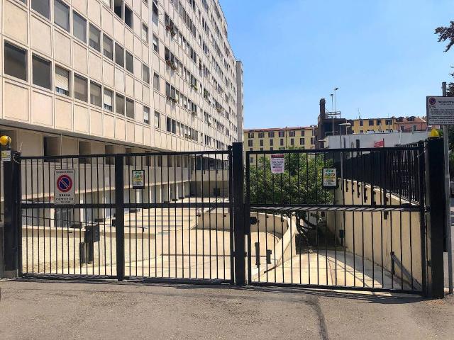 Box in affitto a Municipio 9, Milano