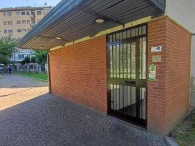 Box in affitto a Municipio 1, Milano