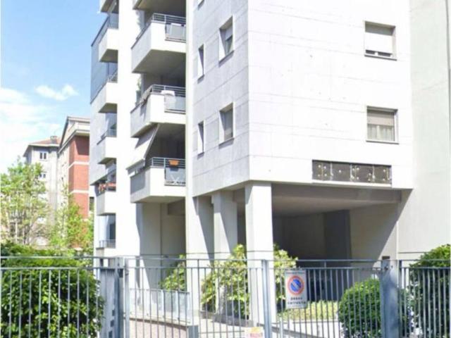 Box in affitto a Vigentina, Milano