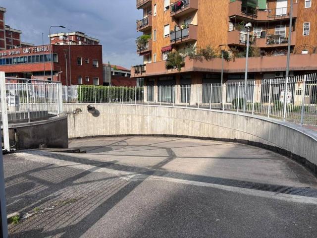 Box in affitto a Municipio 9, Milano