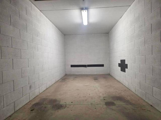 Box in affitto a Bande Nere, Milano