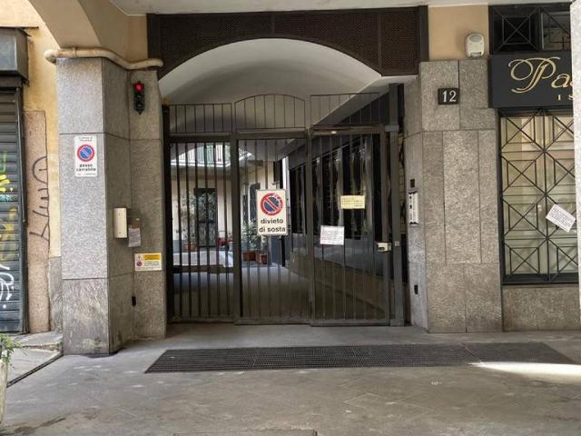 Box in affitto a Centro storico, Milano