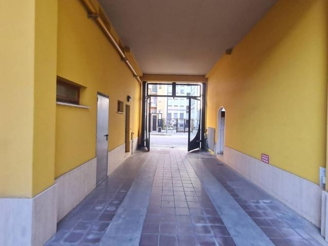 Box in affitto a Municipio 4, Milano