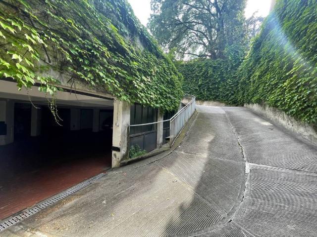 Box in affitto a Guastalla, Milano