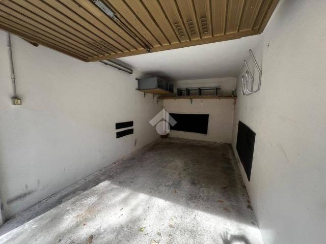 Box in affitto a Municipio 9, Milano