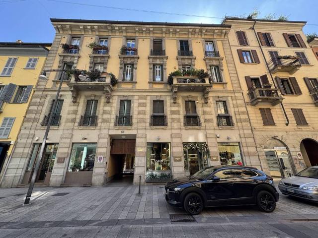 Box in affitto a Brera, Milano