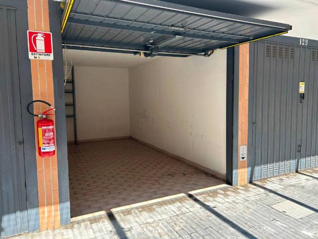 Box in affitto a Municipio 9, Milano