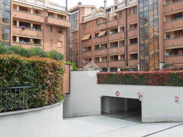 Box in affitto a Municipio 9, Milano