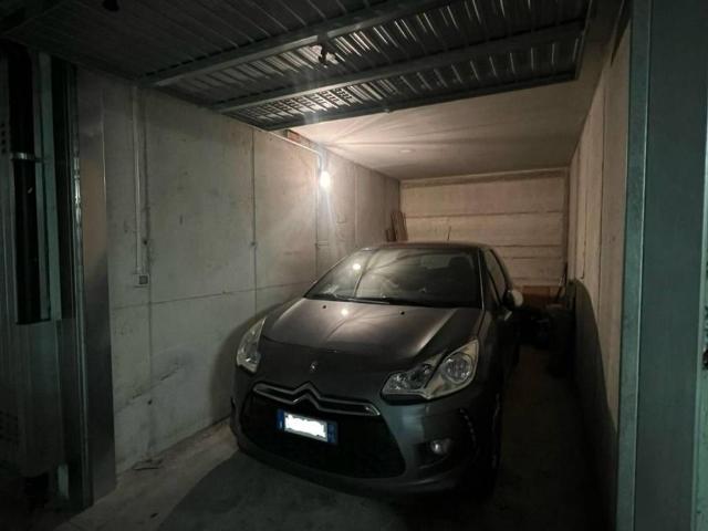 Box in affitto a Municipio 4, Milano