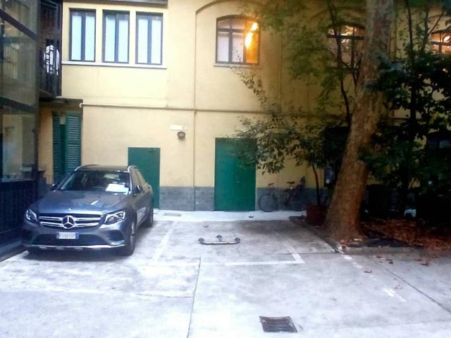 Box in affitto a XXII Marzo, Milano