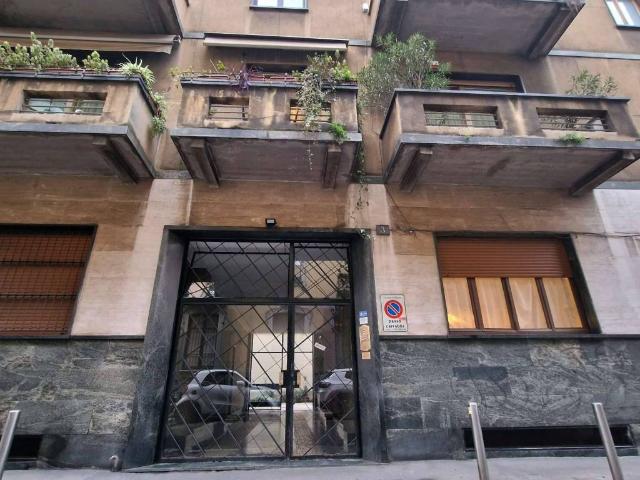 Box in affitto a Municipio 1, Milano