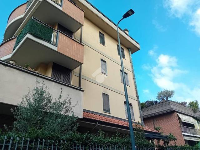 Box in affitto a Municipio 9, Milano
