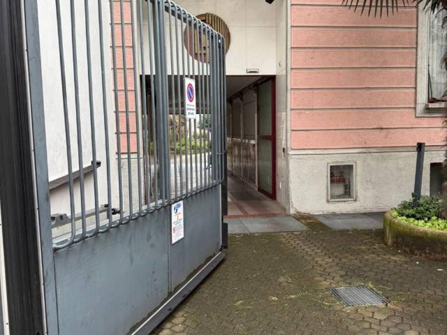 Box in affitto a Municipio 3, Milano