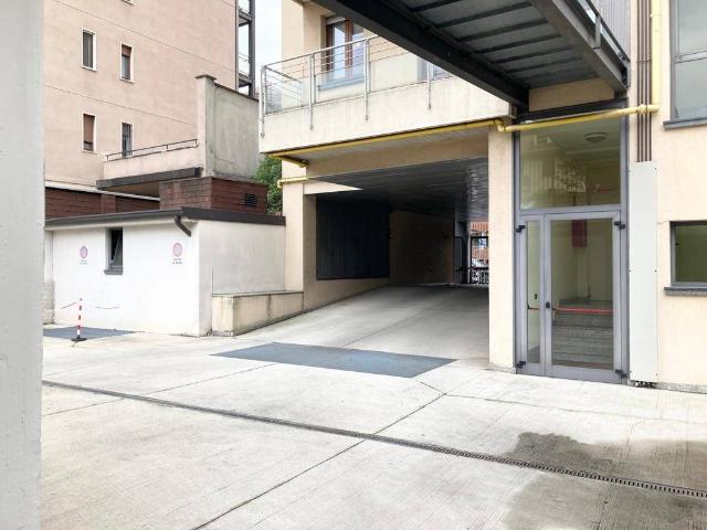 Box in affitto a Municipio 2, Milano