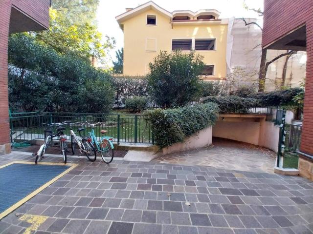 Box in affitto a Municipio 1, Milano