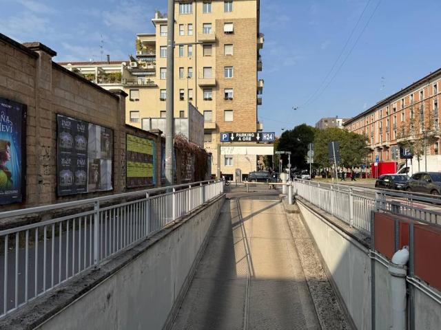 Box in affitto a Vigentina, Milano