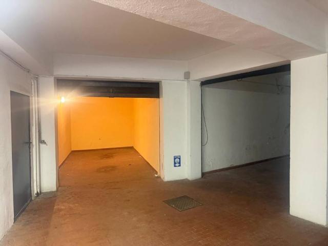 Box in affitto a Guastalla, Milano