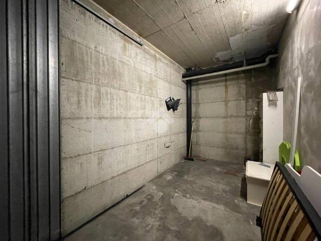 Box in affitto a Municipio 9, Milano