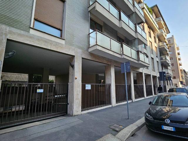 Box in affitto a Municipio 9, Milano