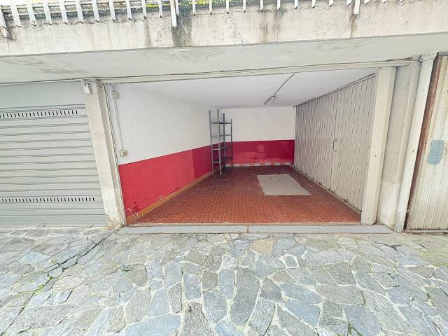 Box in affitto a Municipio 6, Milano
