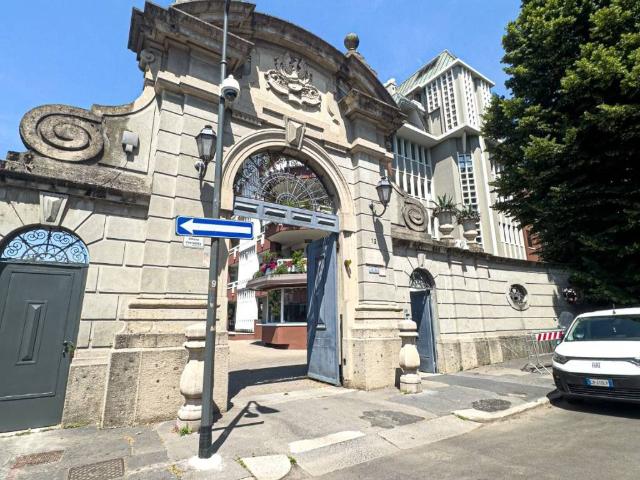 Box in affitto a Municipio 7, Milano