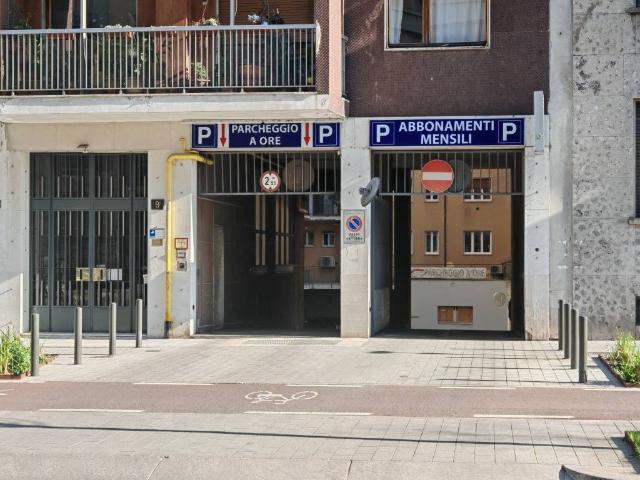 Box in affitto a Municipio 6, Milano