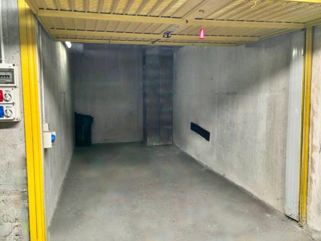 Box in affitto a Municipio 1, Milano