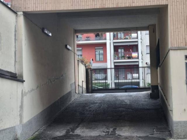 Box in affitto a Municipio 9, Milano