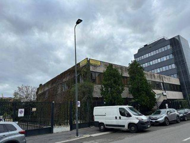Box in affitto a Municipio 6, Milano