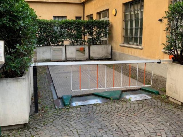 Box in affitto a Municipio 2, Milano