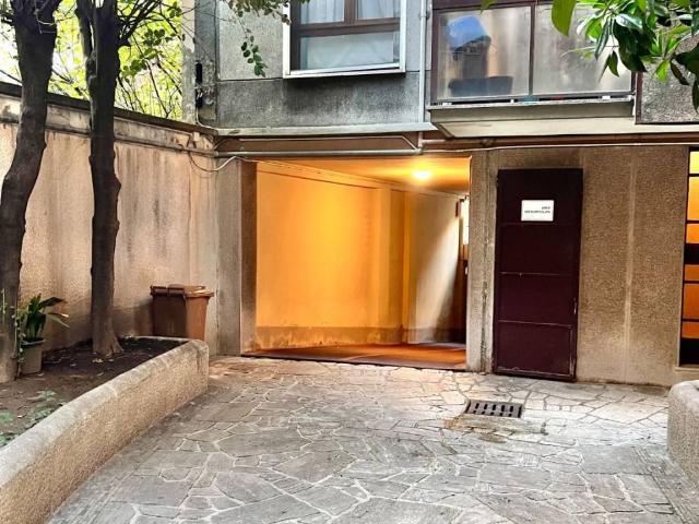 Box in affitto a Porta Sempione, Milano