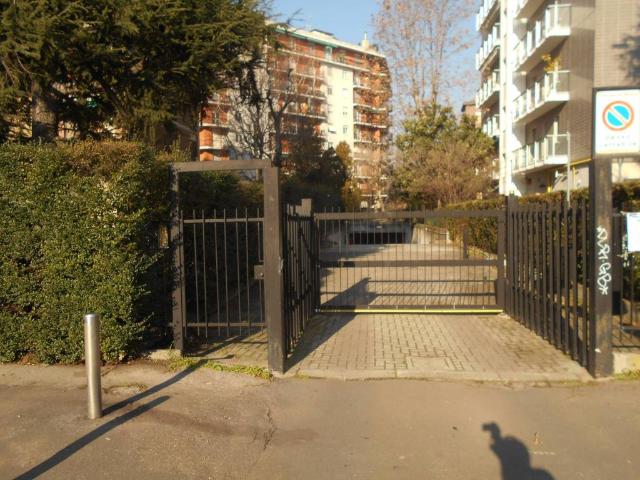 Box in affitto a Municipio 7, Milano