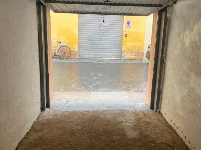 Box in affitto a Centro Storico, Modena