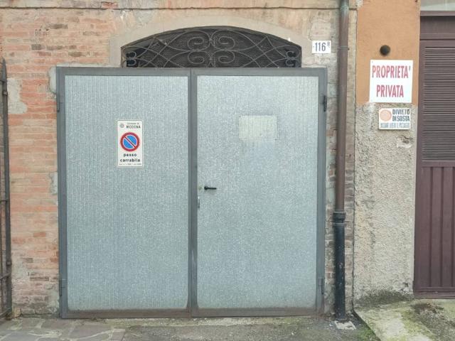 Box in affitto a Centro Storico, Modena