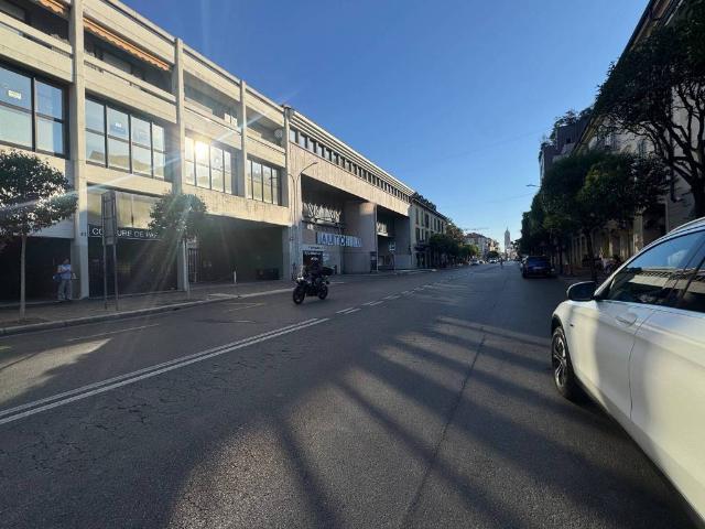 Box in affitto a San Carlo, Monza