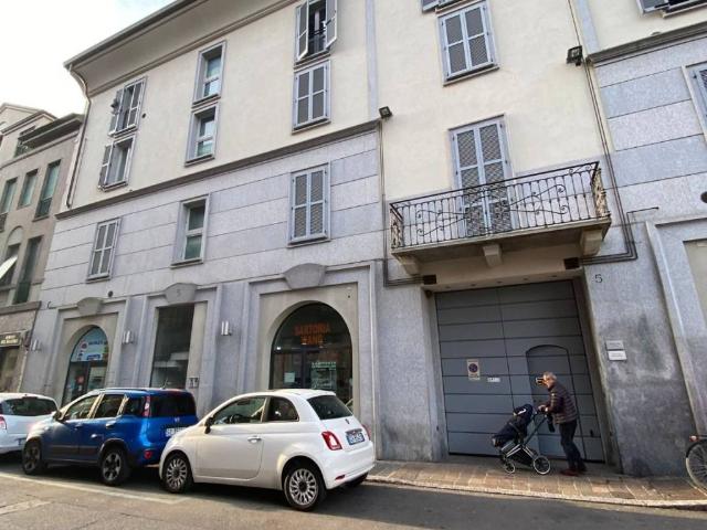 Box in affitto a San Carlo, Monza