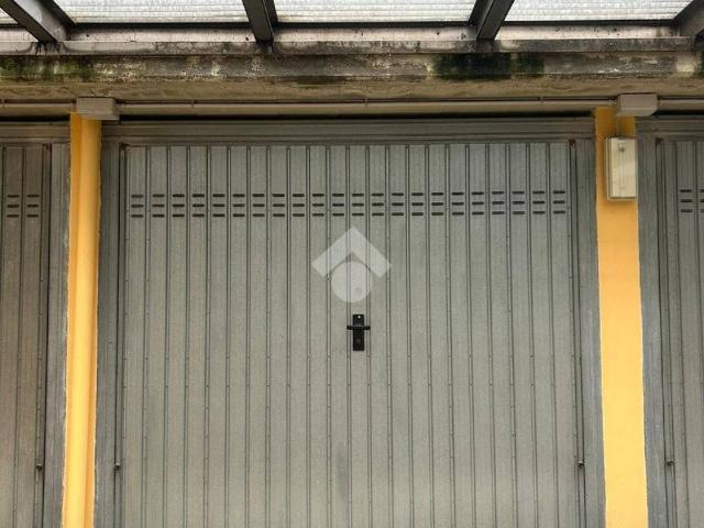 Box in affitto a San Gerardo, Monza