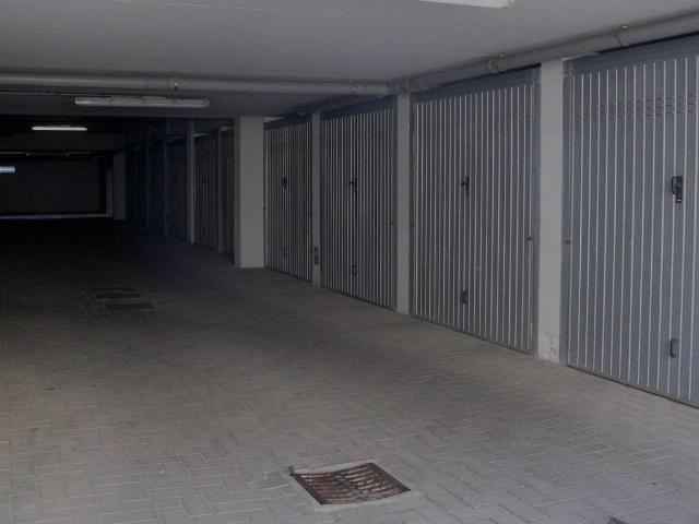 Box in affitto a San Carlo, Monza