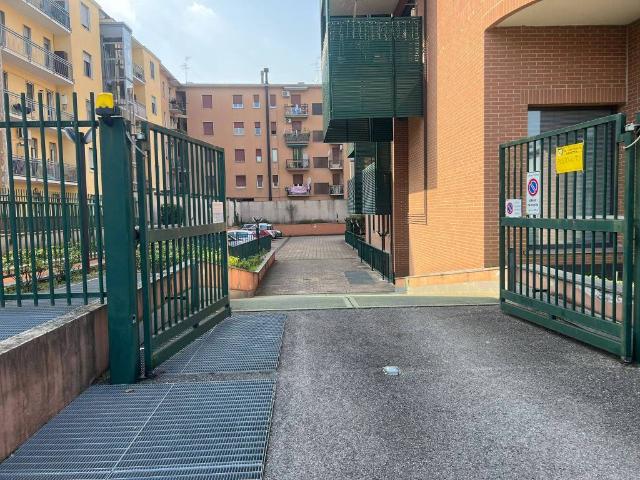 Box in affitto a Cederna, Monza