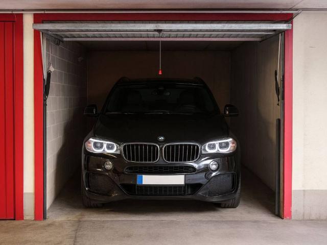Box in affitto a San Gottardo, Monza