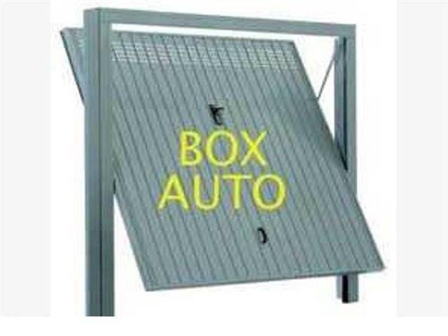 Box in affitto a San Gottardo, Monza