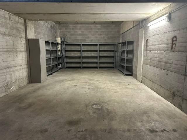 Box in affitto a San Gottardo, Monza