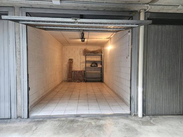 Box in affitto a San Gottardo, Monza