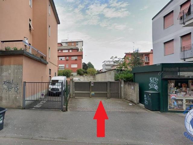 Box in affitto a San Giuseppe, Monza