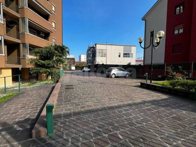 Park Home in affitto a Monza, Cederna