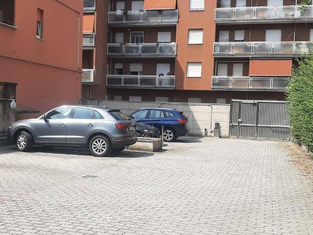 Box in affitto a San Giuseppe, Monza