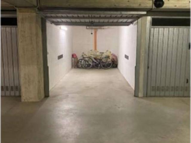 Box in affitto a San Gottardo, Monza