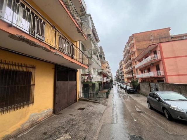 Box in affitto a Astroni, Napola